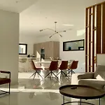 La Blanca - Elegance Between Town And Scrubland! * Corconne