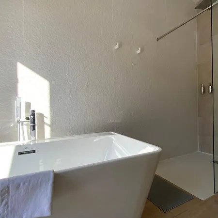 La Blanca - Elegance Between Town And Scrubland! 빌라 Corconne